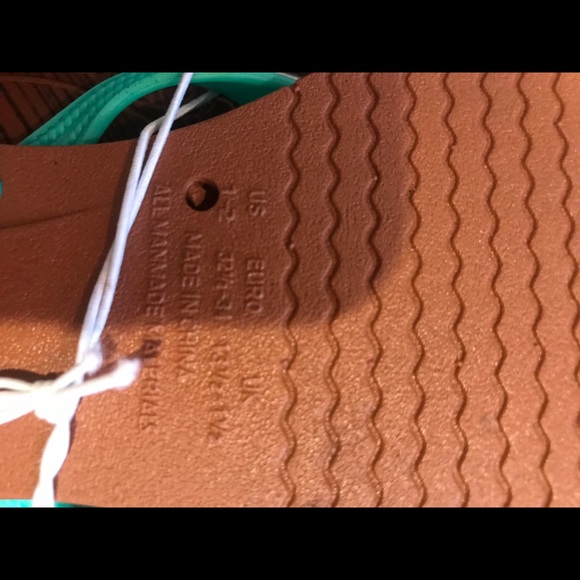 Capellini fashion  butterfly rhinestone flip flops - Picture 4 of 4